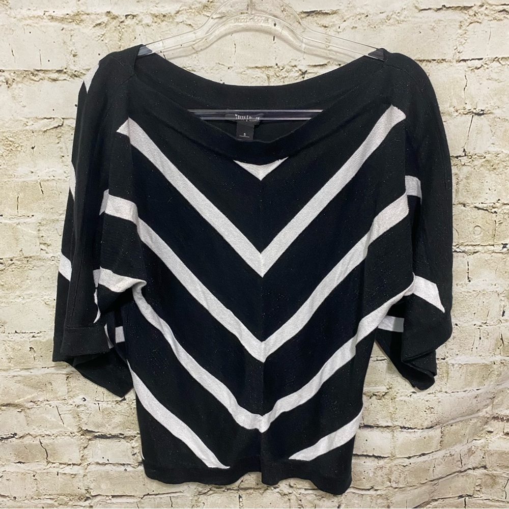 White House Black Market Black White Chevron Print Metallic Weave Top